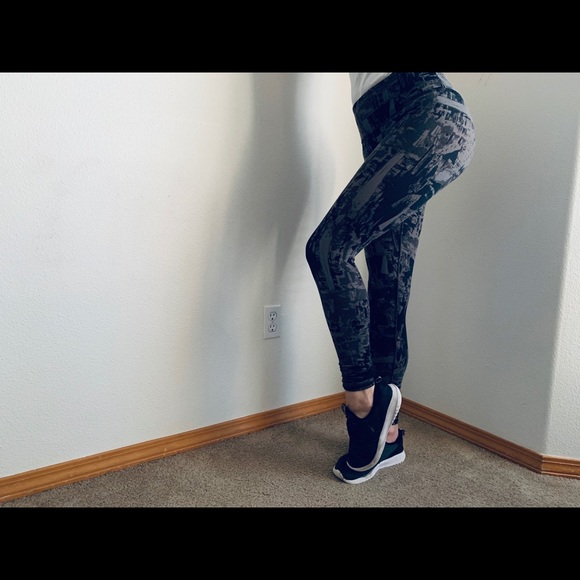 ALO Yoga Pants - ALO Yoga High Rise Leggings